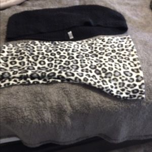 Bundle of 2 scarves